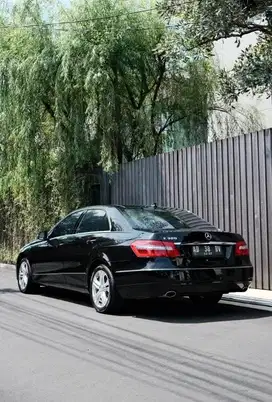 Mercedes benz E300 Avantgarde Sunroof panoramic 2011 solo bandung