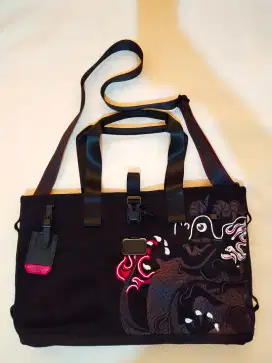 Luxury TUMI dragon handbag limited edition sangat bagus dan cakep max