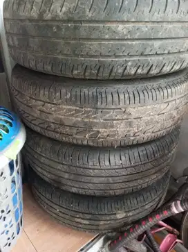 Jual velg dan ban bekas pemakain pribadi