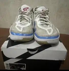 Sepatu Basket Jordan Tatum 1