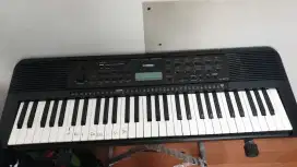 Yamaha PSR E273