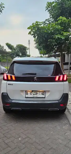 PEUGEOT 5008 ISTIMEWA