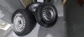 4 Pcs Velg kaleng & Ban