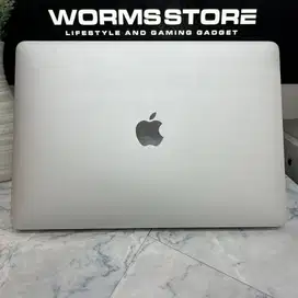 MacBook Pro 13 inch 2019 Touchbar core i5 8/256GB
