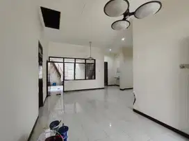 RUMAH KLAMPIS BARU RENOV DKT MERR GM MANYAR NGINDEN ARAYA ITS UNAIR
