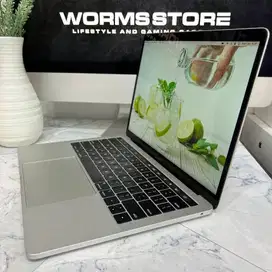 MacBook Pro 13 inch 2019 Touchbar core i5 8/256GB