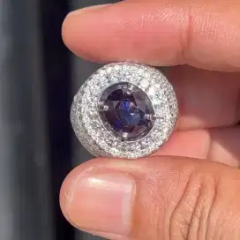 Deep Blue Sapphire Gold Diamond