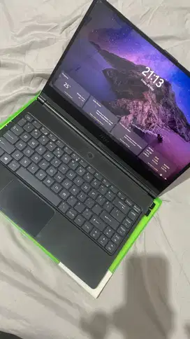 Laptop MSI Prestige 14 i5 Gen 10 RAM 8GB SSD 512GB NVIDIA MX250