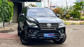 [Warranty 1Year] Toyota Fortuner 2.4 VRZ GR Sport Diesel AT 2022 Hitam