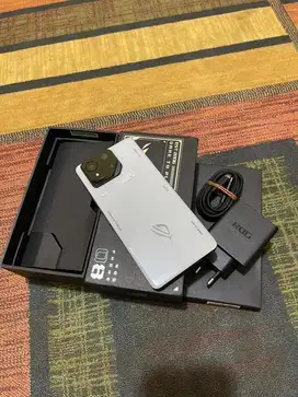 Asus ROG 8 12/256GB, FullsetOriginal ( SecondLikenew )
