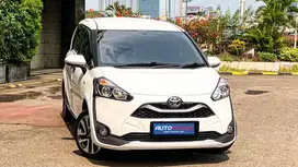 Toyota Sienta V Welcab wellcab AT putih nik 2020 Tgn pertama