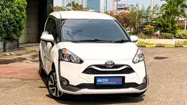 Tdp40jt Toyota Sienta V Welcab wellcab AT putih nik 2020 low Km 33rb