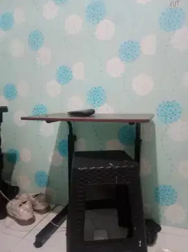 Meja kerja atau meja belajar