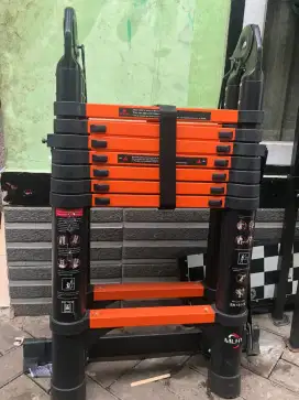 Tangga lipat 5,5 meter