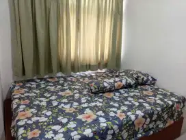 Disewakan apt green pramuka, 2BR, bersih, asri, bisa bulanan