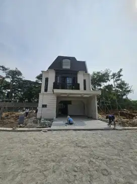 Rumah Mewah 2 Lantai Lokasi Strategis Dekat Mall Lippo Cikarang