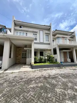 RUMAH CANTIK 2 LANTAI Siap Huni dekat Kampus UMM dan Suhat Malang