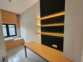 RUMAH TINGGAL 2LANTAI SIAP HUNI FULL PERABOTAN BARU SEMUA
