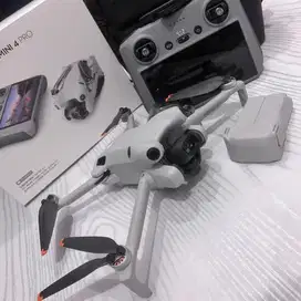 Drone DJI Mini 4 Pro RC 2 Baterai Plus