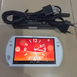 PSP GO Warna Putih Memory game 16gb Fullgame Plus Cassannya