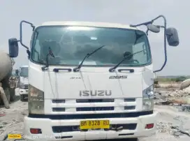 Isuzu Giga Mixer Tahun 2018, Ada 4 Unit