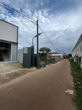 Sewa Rumah pinggir jalan Kencanaloka BSD