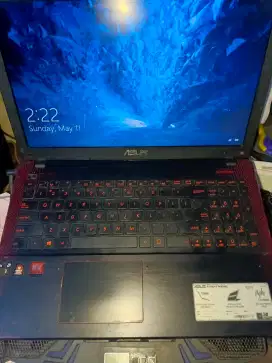 Laptop Asus X550IU