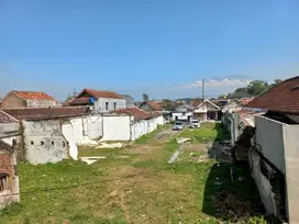 Rumah Strategis Pinggir Jalan Bumiayu Cocok untuk Hunian atau Toko