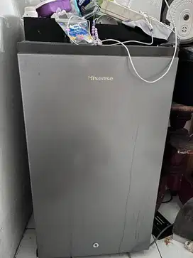 Kulkas Hisense pemakaian 1 tahun