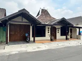 Disewakan rumah Joglo etnik