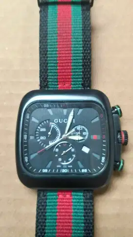 DIJUAL JAM GUCCI YA131202 MESIN 100% SWISS