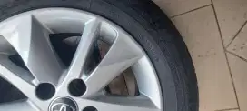 Dijual 5 buah Velg Innova Reborn 205/65R16