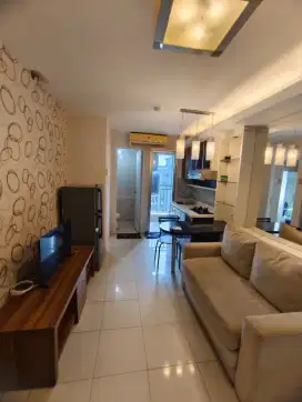 DISEWAKAN APARTEMEN 2BR FULL FURNISH LUX MURAH GOOD VIEW ADA KOLAM