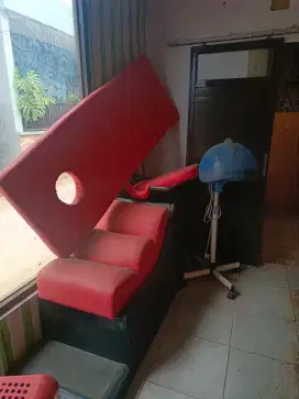 Lemari dan bangku krimbat
