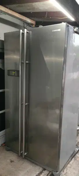 Kulkas Samsung side by side twincooling