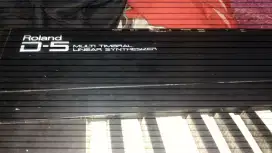 DIJUAL KEYBOARD MERK ROLAND TIPE  D 5 DALAM KEADAAN RUSAK