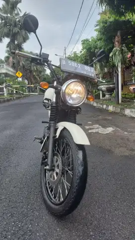 Kawazaki W175 Retro Claassic Tahun 2021
