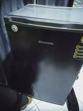 Di jual kulkas 1 pintu