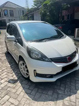 Jual HONDA JAZZ RS 2011 MATIC