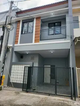 Jual Rumah Dua Lantai,Rumah Siap Huni