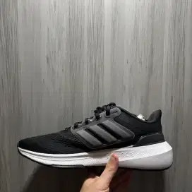 Adidas Ultrabounce Black White Size 44