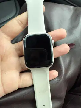 I watch se gen 2 44mm starlight second ibox