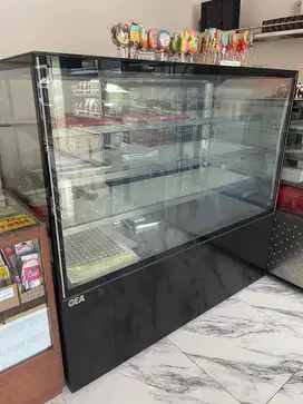Showcase Cake / rak pendingin kue