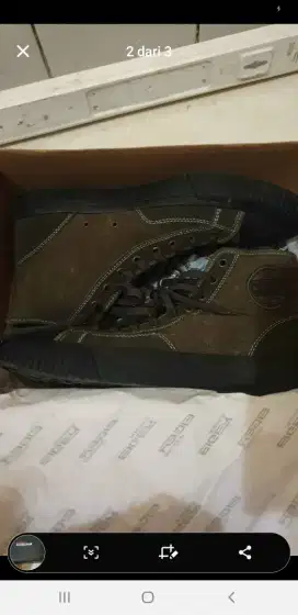 Sepatu eiger baldr mid cut olive size 43