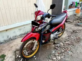 Jupiter z preloved 2009 merah burgundi
