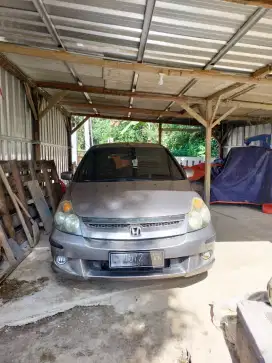 Dijual mobil stream 2005