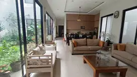 Di jual rumah mandiri di cluster Aristoteles gading serpong