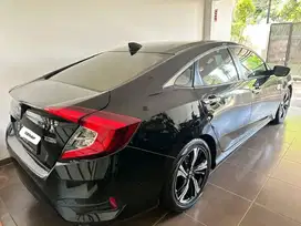 Honda Civic ES Turbo 2016 LowKM!