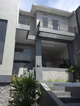 Rumah gress Setiabudi regency. Ada kolam renang