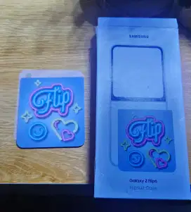 Fipsuit Z Flip 6 bisa menyala tulisannya